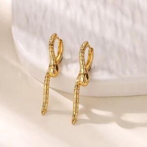 Serpenti Gold Black Eyes Earrings